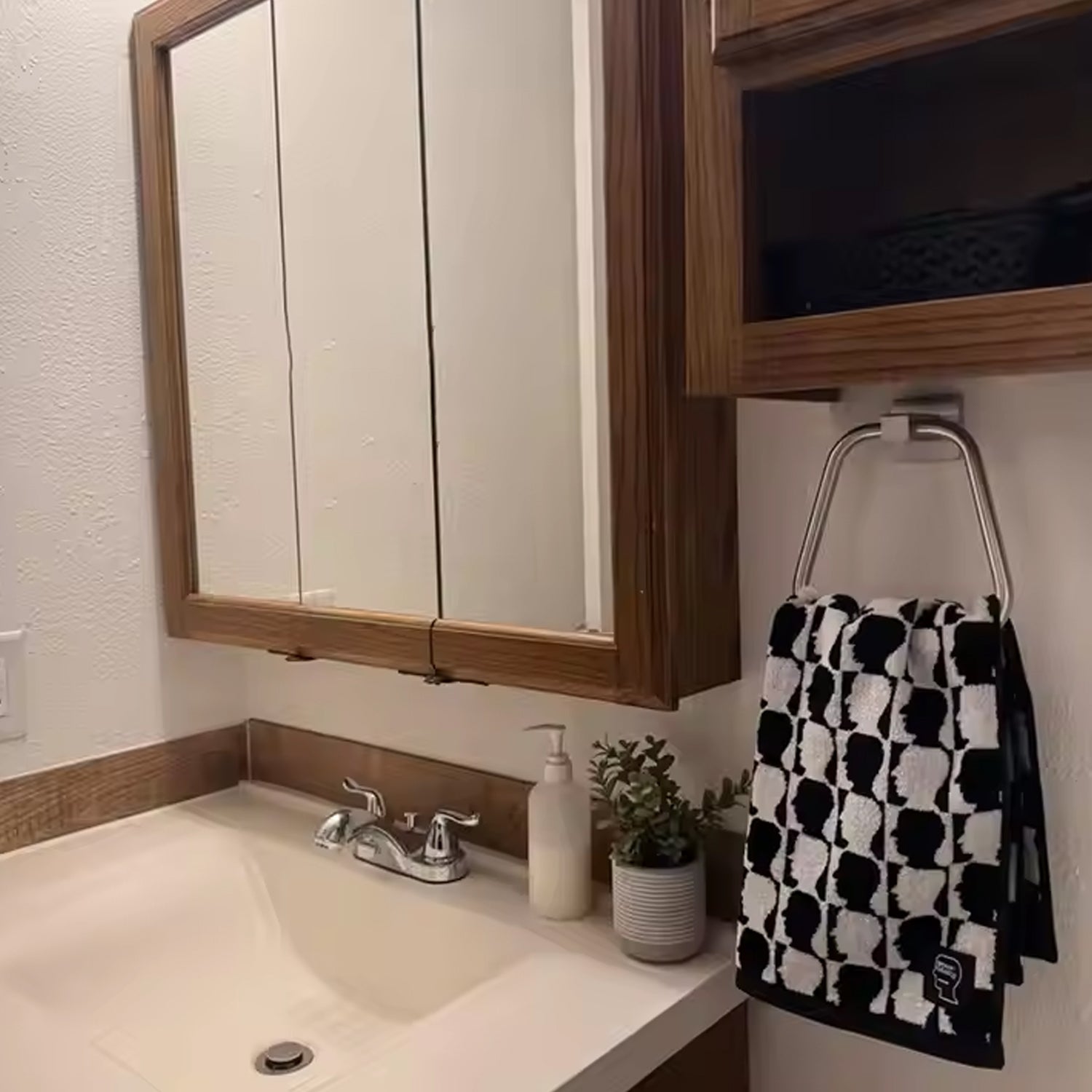 Unbreakable ABS Square Towel Ring Wall Mounted Stand / Holder (1 Pc) Unbreakable ABS Square Towel Ring Wall Mounted Stand / Holder (1 Pc)